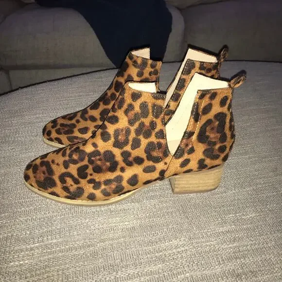 A rider girl leopard closed toe side cut out bootie size 7 - Picture 2 of 7
